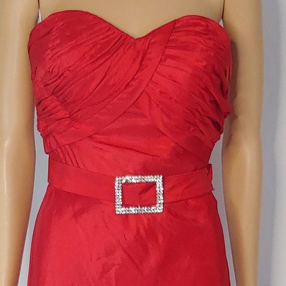 New Gigi Mermaid Style Formal Evening Gown in Red - Picture 4 of 4